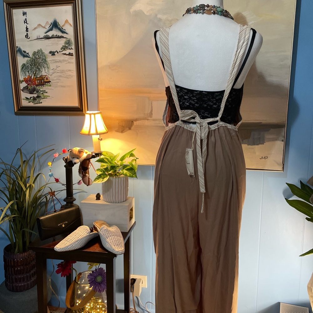 Hem & Thread Tan Top - Picture 3 of 8